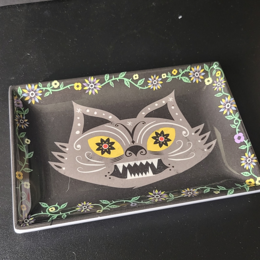 Cost Plus World Market Black and Yellow Cat Plate